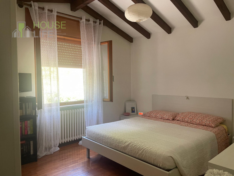 RECOARO TERME – In zona comoda a tutti i principali servizi, all’interno di un contesto tranquill...