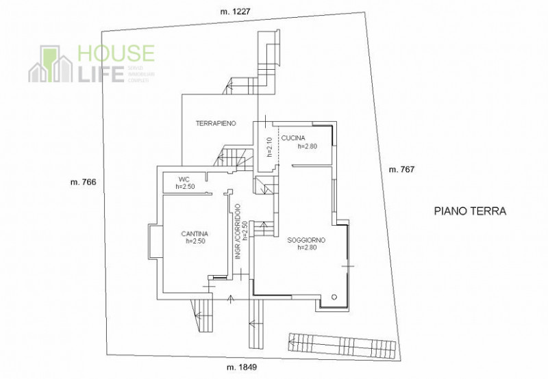 VALDAGNO: In posizione panoramica e soleggiata, ma comoda al centro, proponiamo VILLA SINGOLA al ...
