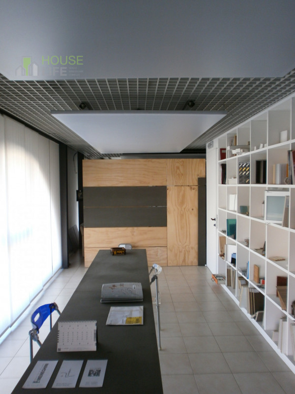 THIENE: VENDESI IMMOBILE A REDDITO con attività ben avviata. EURO 163.000 Per informazioni 0445.5...