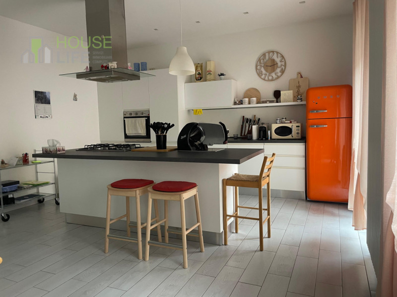 RECOARO TERME: In tranquillo contesto residenziale, APPARTAMENTO BICAMERE RISTRUTTURATO al primo ...