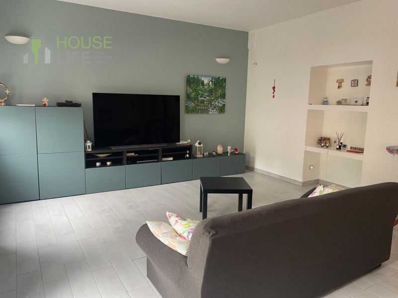 RECOARO TERME: In tranquillo contesto residenziale, APPARTAMENTO BICAMERE RISTRUTTURATO al primo ...