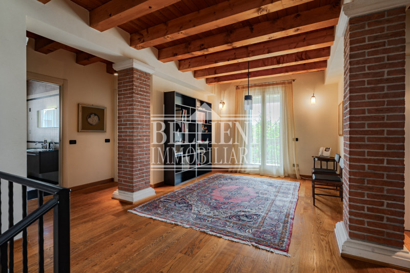 COSTABISSARA - Proponiamo in vendita straordinaria villa moderna situata nelle vicinanze di Costa...