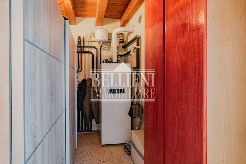 COSTABISSARA - Proponiamo in vendita straordinaria villa moderna situata nelle vicinanze di Costa...