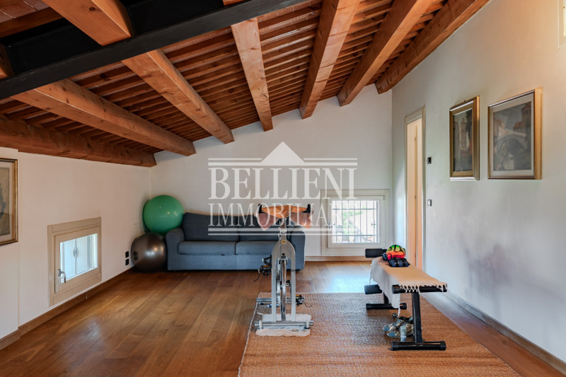 COSTABISSARA - Proponiamo in vendita straordinaria villa moderna situata nelle vicinanze di Costa...