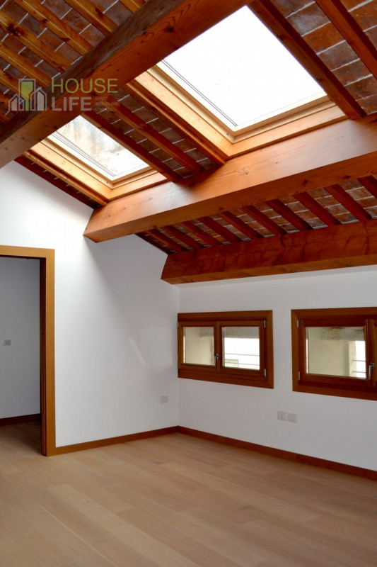 SCHIO-CENTRO: moderno BICAMERE DUPLEX con finiture di lusso, in signorile palazzo storico nel cen...