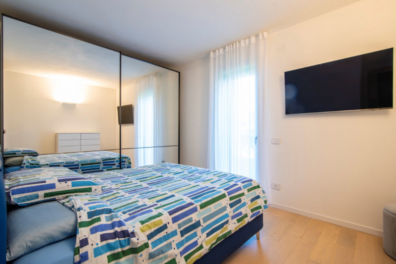 A Noventa Padovana, in contesto residenziale tranquillo e moderno, proponiamo in vendita accoglie...