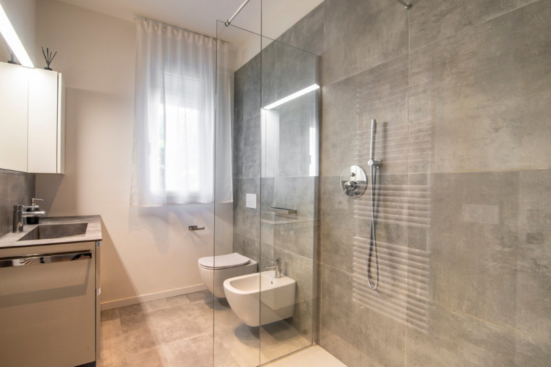 A Noventa Padovana, in contesto residenziale tranquillo e moderno, proponiamo in vendita accoglie...