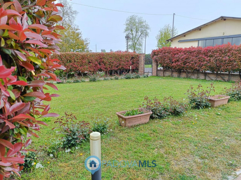 Immobile in esclusiva al Gruppo Padova MLS
Casalserugo splendida porzione di rustico con spazi in...