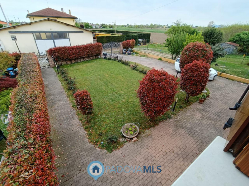 Immobile in esclusiva al Gruppo Padova MLS
Casalserugo splendida porzione di rustico con spazi in...