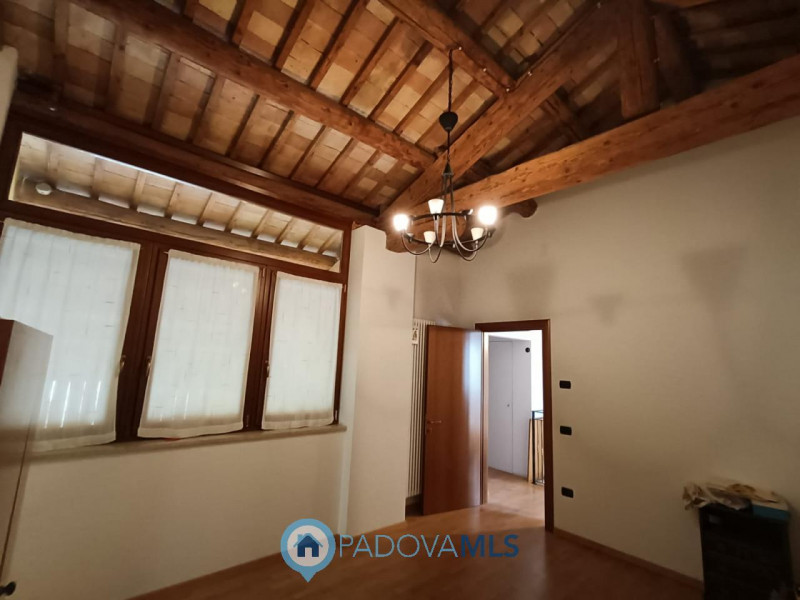 Immobile in esclusiva al Gruppo Padova MLS
Casalserugo splendida porzione di rustico con spazi in...