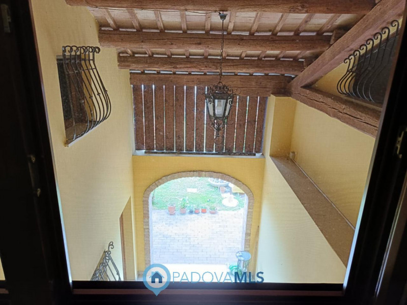 Immobile in esclusiva al Gruppo Padova MLS
Casalserugo splendida porzione di rustico con spazi in...