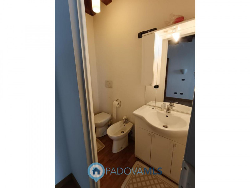 Immobile in esclusiva al Gruppo Padova MLS
Casalserugo splendida porzione di rustico con spazi in...