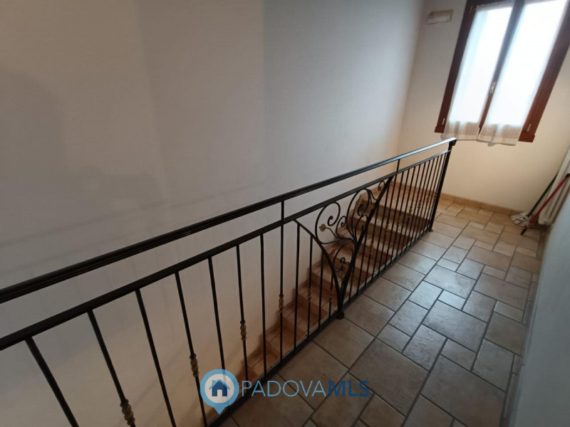 Immobile in esclusiva al Gruppo Padova MLS
Casalserugo splendida porzione di rustico con spazi in...