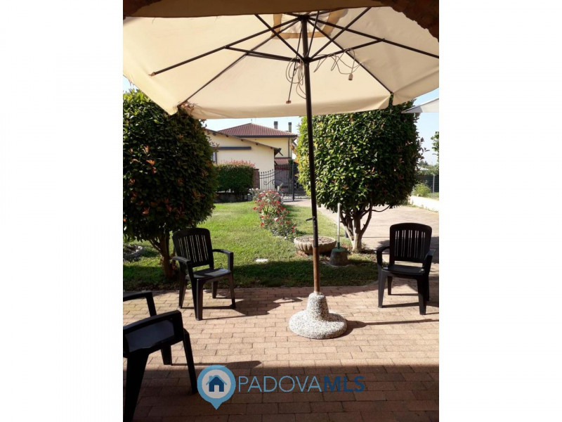 Immobile in esclusiva al Gruppo Padova MLS
Casalserugo splendida porzione di rustico con spazi in...