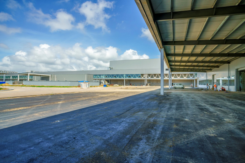 SCHIO/SANTORSO: CAPANNONE SINGOLO con ampia AREA ESTERNA EDIFICABILE. Lotto totale di 10.900mq, c...