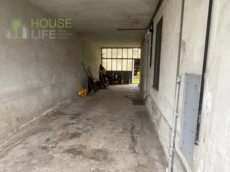 MALO - CENTRO: CASA A SCHIERA da RISTRUTTURARE 315mq con possibilità di ampliamento di 700m. EURO...