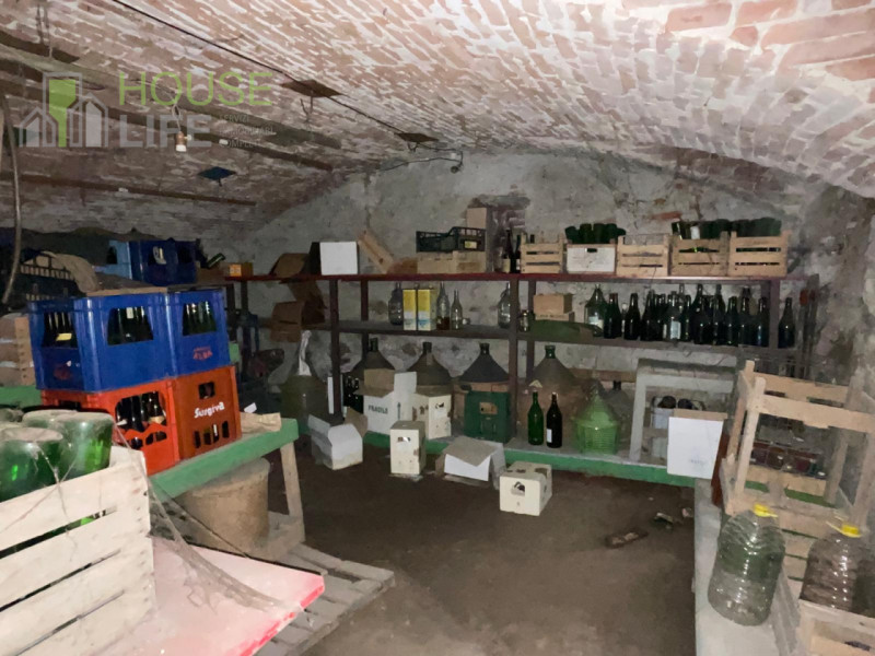 MALO - CENTRO: CASA A SCHIERA da RISTRUTTURARE 315mq con possibilità di ampliamento di 700m. EURO...