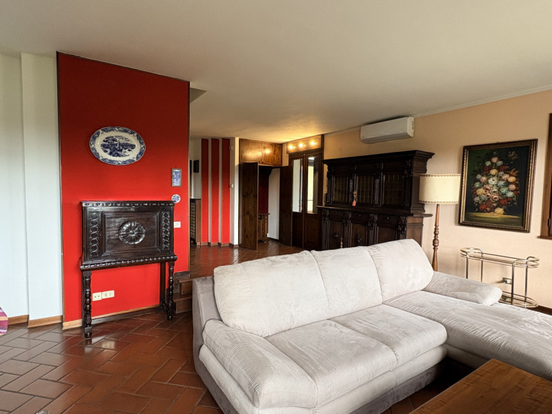 CADONEGHE - IN OTTIMA POSIZIONE , COMODA A TUTTI I SERVIZI , AFFITTASI , SOLO REFERENZIATI , VILL...