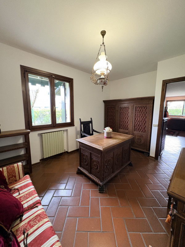 CADONEGHE - IN OTTIMA POSIZIONE , COMODA A TUTTI I SERVIZI , AFFITTASI , SOLO REFERENZIATI , VILL...