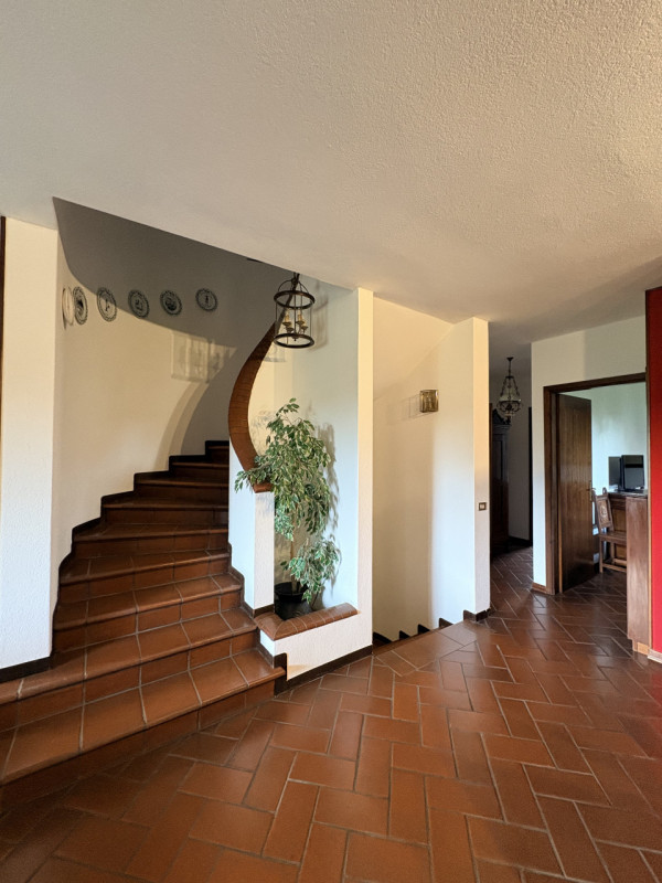 CADONEGHE - IN OTTIMA POSIZIONE , COMODA A TUTTI I SERVIZI , AFFITTASI , SOLO REFERENZIATI , VILL...