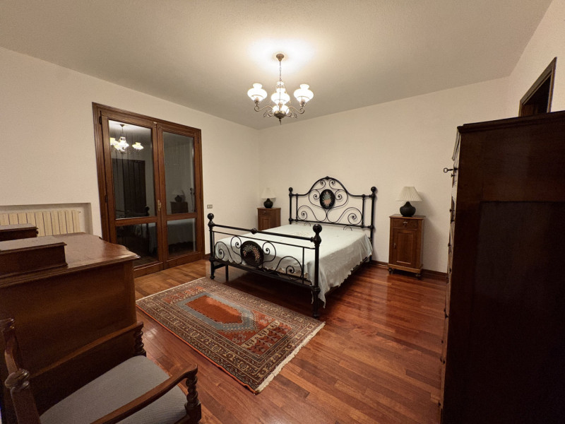 CADONEGHE - IN OTTIMA POSIZIONE , COMODA A TUTTI I SERVIZI , AFFITTASI , SOLO REFERENZIATI , VILL...