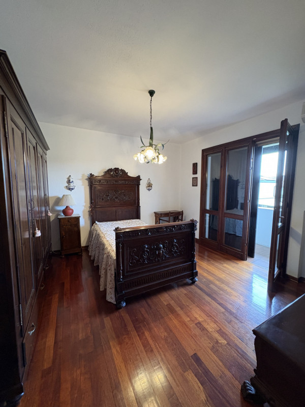 CADONEGHE - IN OTTIMA POSIZIONE , COMODA A TUTTI I SERVIZI , AFFITTASI , SOLO REFERENZIATI , VILL...