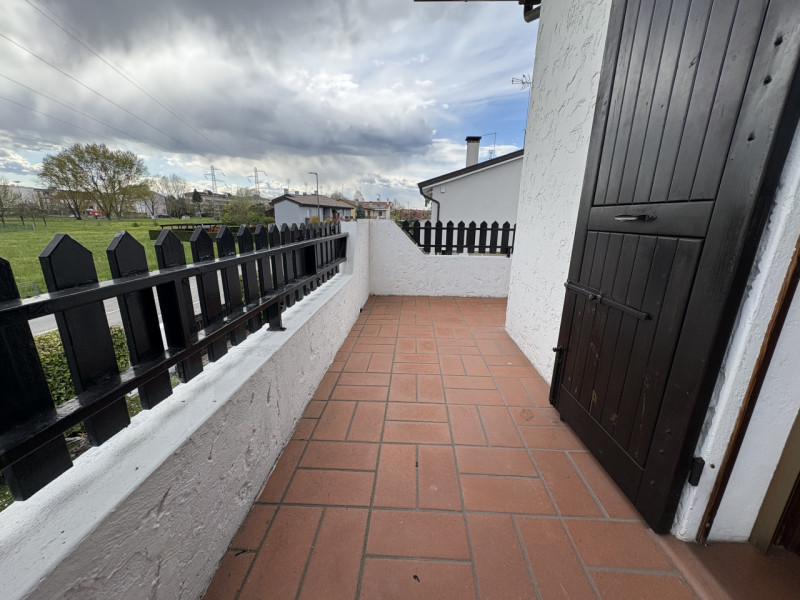 CADONEGHE - IN OTTIMA POSIZIONE , COMODA A TUTTI I SERVIZI , AFFITTASI , SOLO REFERENZIATI , VILL...