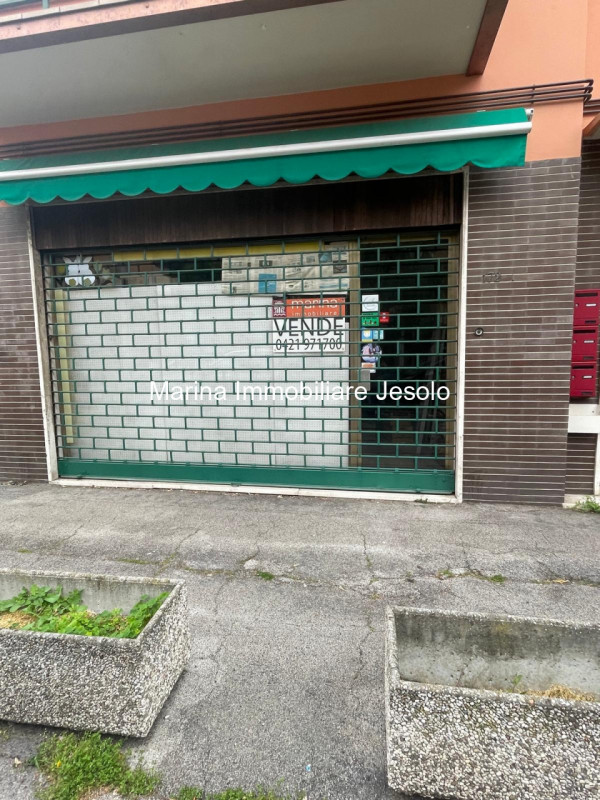 Scoprite un'opportunità unica per investire nel cuore del quartiere Santa Bertilla a Vicenza! Pro...