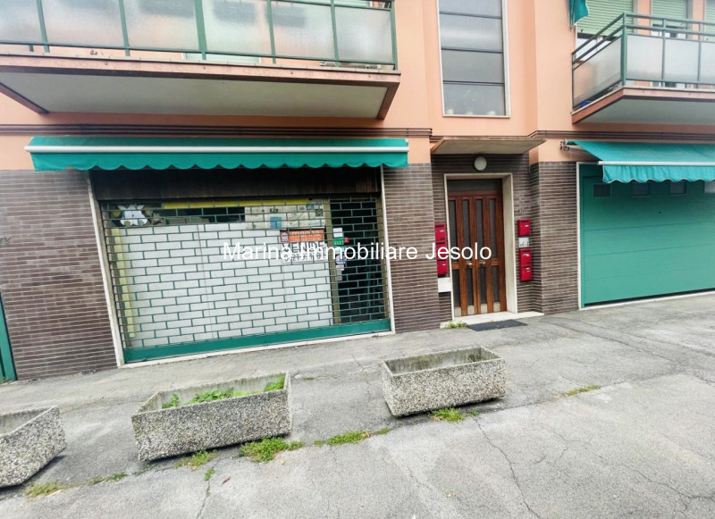 Scoprite un'opportunità unica per investire nel cuore del quartiere Santa Bertilla a Vicenza! Pro...