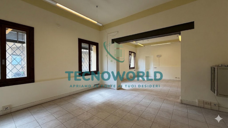 Scopri un'opportunità unica per investire nella tua attività con questo splendido ufficio situato...