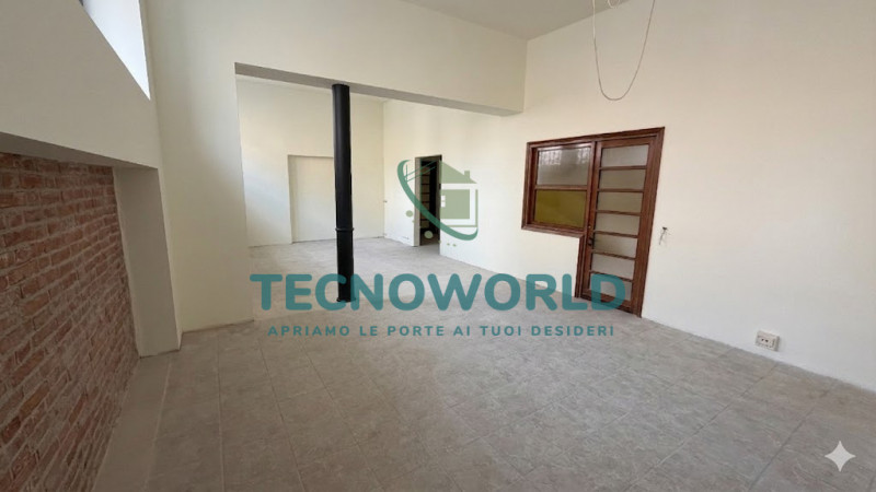 Scopri un'opportunità unica per investire nella tua attività con questo splendido ufficio situato...