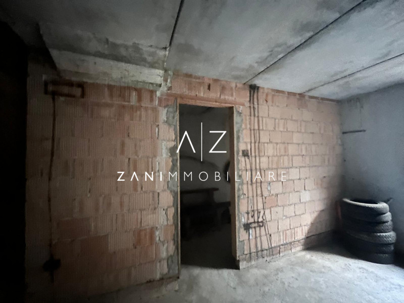 Scopri questa porzione di testa di casa a schiera, situata nel cuore di San Martino di Lupari. Co...