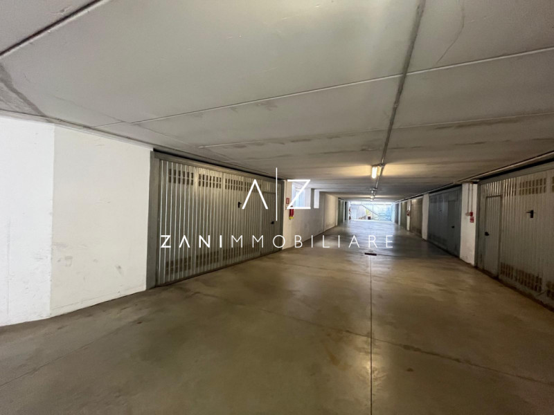 Scopri questa porzione di testa di casa a schiera, situata nel cuore di San Martino di Lupari. Co...