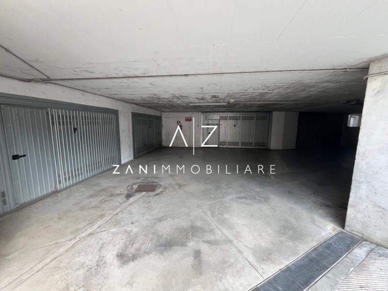 Scopri questa porzione di testa di casa a schiera, situata nel cuore di San Martino di Lupari. Co...