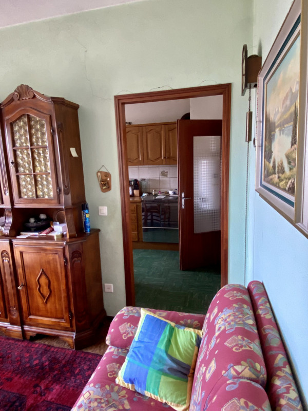 Nella frazione di Treville proponiamo in vendita un appartamento dalle generose metrature, 120 mq...