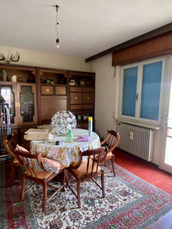 Nella frazione di Treville proponiamo in vendita un appartamento dalle generose metrature, 120 mq...