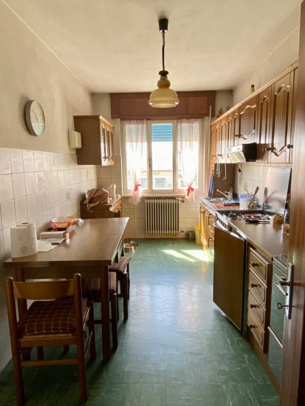 Nella frazione di Treville proponiamo in vendita un appartamento dalle generose metrature, 120 mq...