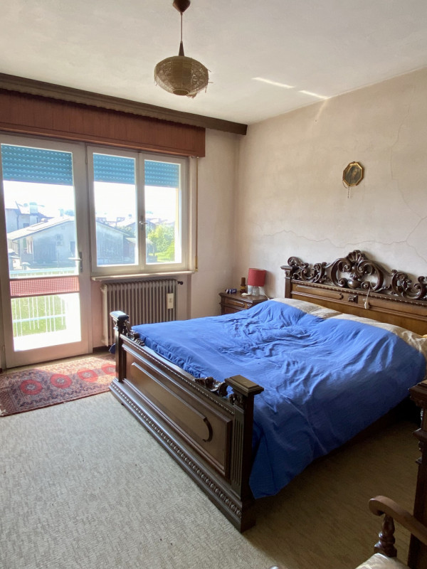 Nella frazione di Treville proponiamo in vendita un appartamento dalle generose metrature, 120 mq...