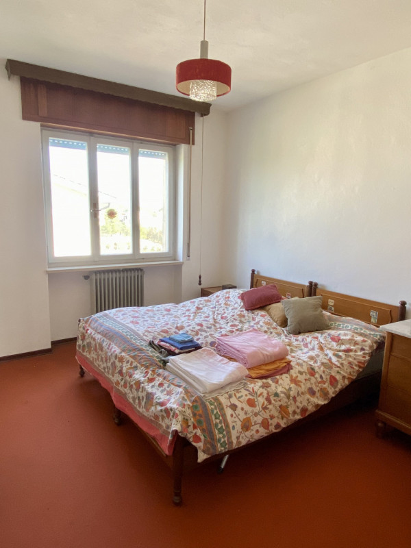 Nella frazione di Treville proponiamo in vendita un appartamento dalle generose metrature, 120 mq...