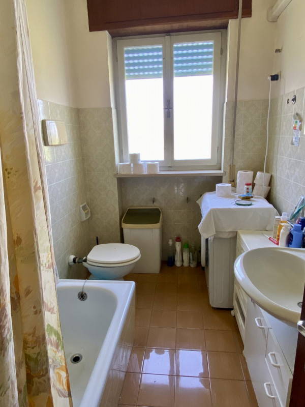 Nella frazione di Treville proponiamo in vendita un appartamento dalle generose metrature, 120 mq...