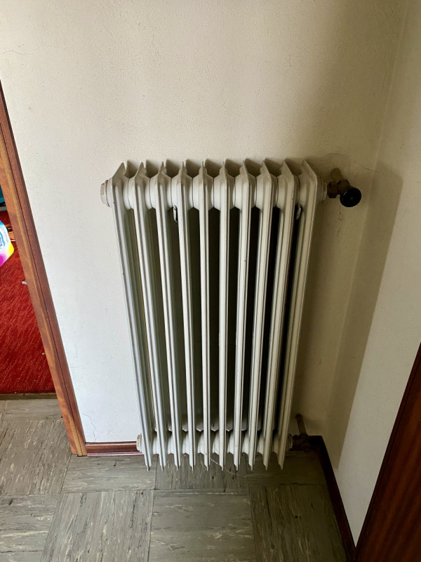 Nella frazione di Treville proponiamo in vendita un appartamento dalle generose metrature, 120 mq...