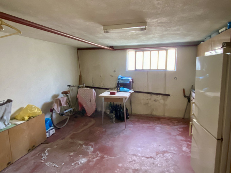 Nella frazione di Treville proponiamo in vendita un appartamento dalle generose metrature, 120 mq...