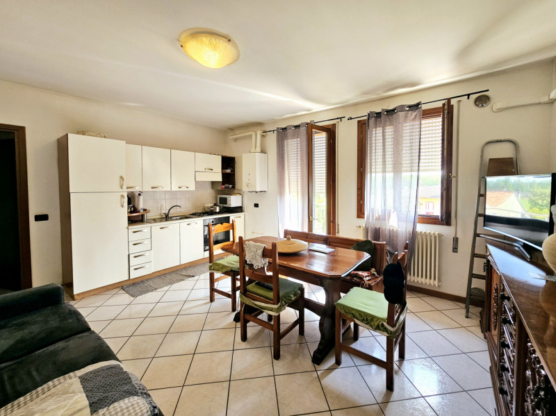 Proponiamo in vendita a Este, appartamento bilocale ideale come soluzione d’investimento. L’immob...