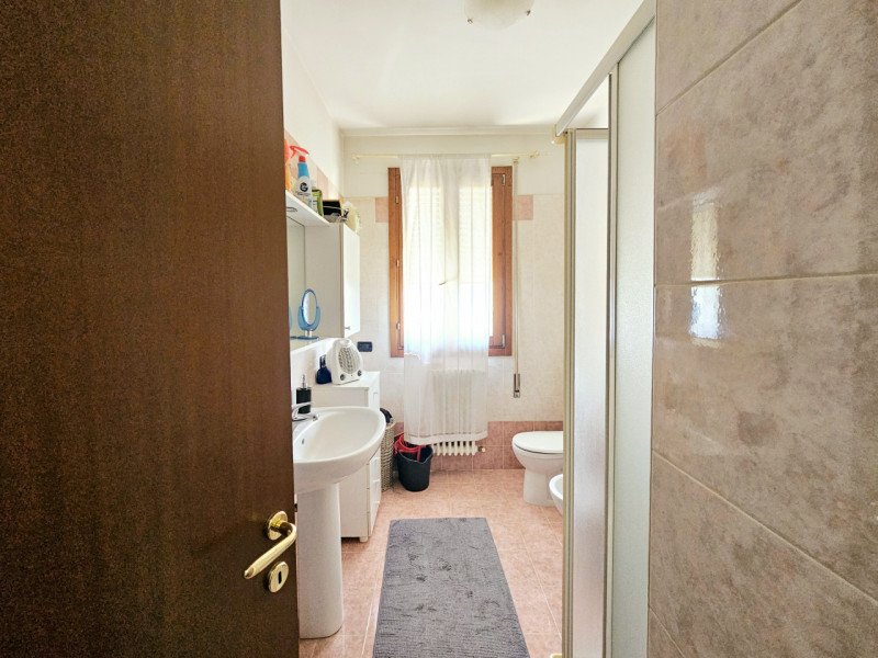 Proponiamo in vendita a Este, appartamento bilocale ideale come soluzione d’investimento. L’immob...