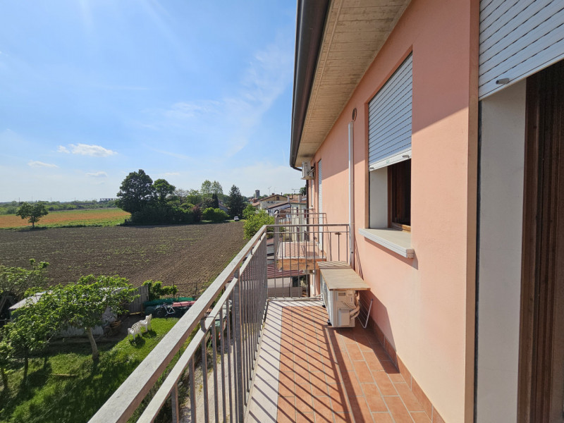 Proponiamo in vendita a Este, appartamento bilocale ideale come soluzione d’investimento. L’immob...