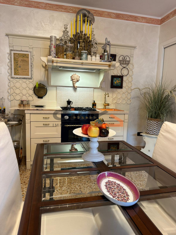 Bassano del Grappa - In tranquilla e ricercata zona residenziale di San Vito, proponiamo in VENDI...