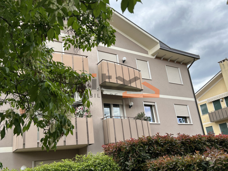 Bassano del Grappa - In tranquilla e ricercata zona residenziale di San Vito, proponiamo in VENDI...