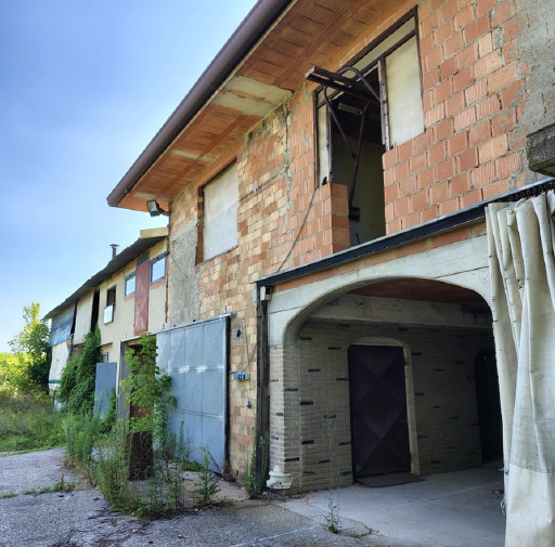 Rif. A.A.09-241

Vendita all'asta - compendio immobiliare in data 09 giugno 2026

Descrizione: tr...