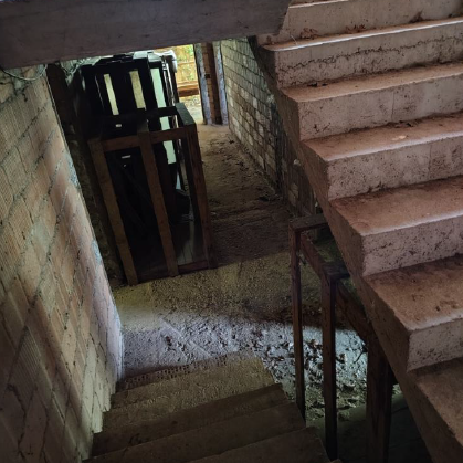 Rif. A.A.09-241

Vendita all'asta - compendio immobiliare in data 09 giugno 2026

Descrizione: tr...