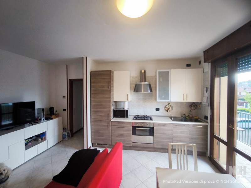 Zona monta' - vendesi appartamento trilocale al piano primo con ascensore.

L'appartamento si tro...